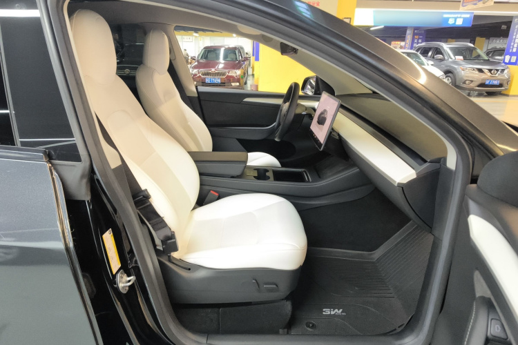 特斯拉 Model Y 2021款 Performance高性能全轮驱动版局部细节41