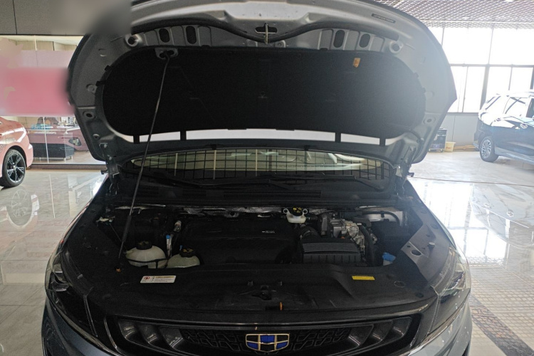 吉利汽车 嘉际新能源 2019款 1.5TD PHEV 臻享型机舱底盘24