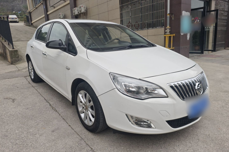 别克 英朗 2014款 XT 1.6L 自动时尚版车身外观3