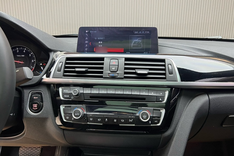 宝马3系GT 2019款 320i M运动套装中控内饰7004