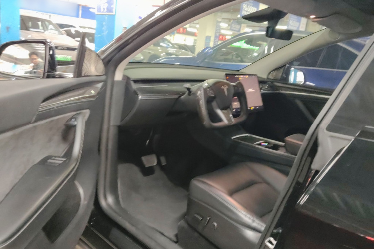 特斯拉 Model Y 2021款 标准续航后驱版中控内饰20