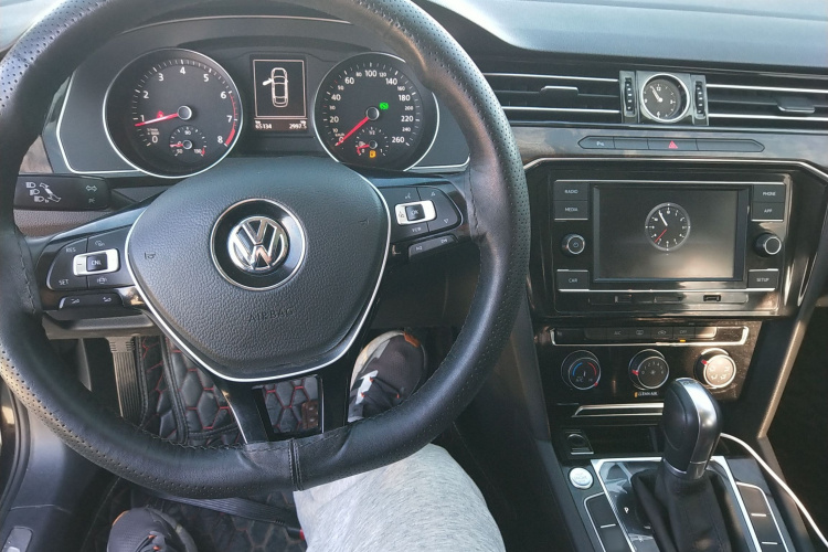 大众 迈腾 2019款 330TSI DSG 领先型 国VI中控内饰7002