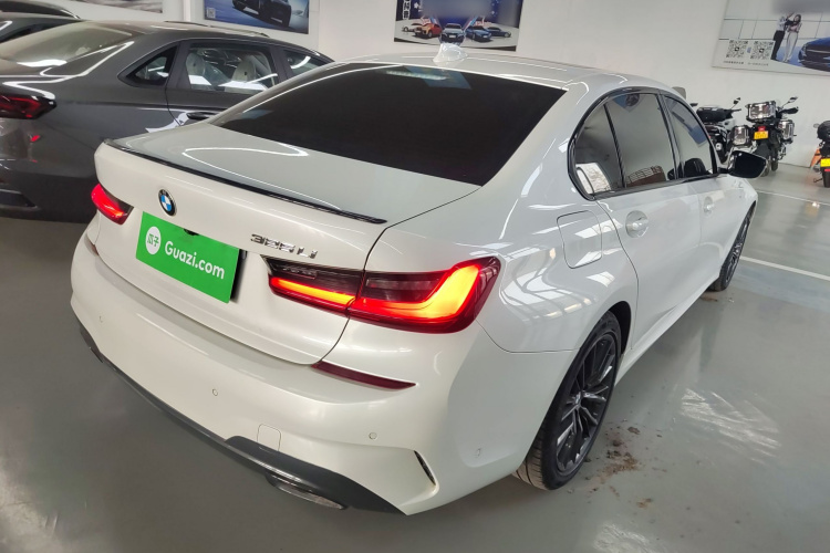 宝马3系 2022款 325Li M运动曜夜套装车身外观7