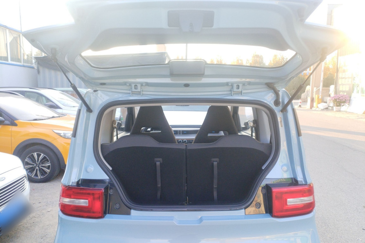 五菱汽车 宏光MINIEV 2022款 轻松款 磷酸铁锂机舱底盘23