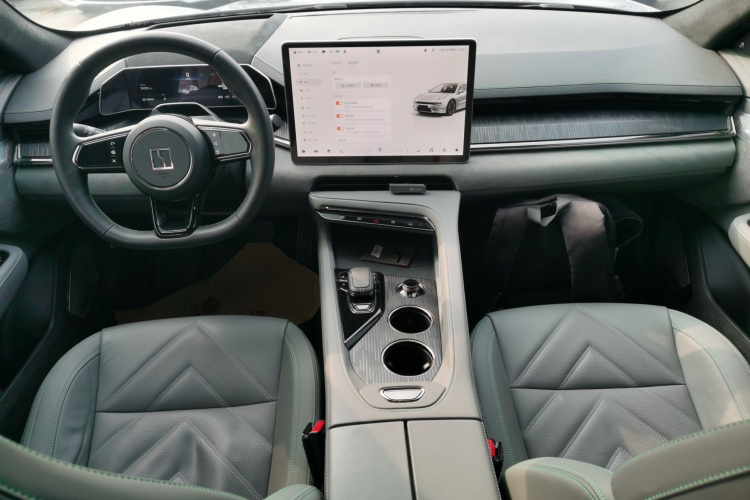 极氪001 2021款 超长续航单电机 WE版中控内饰7002