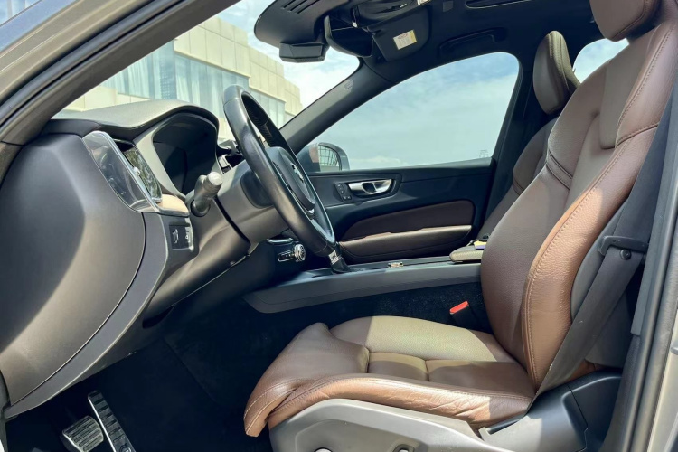 沃尔沃XC60 2020款 T5 四驱智逸豪华版中控内饰7002