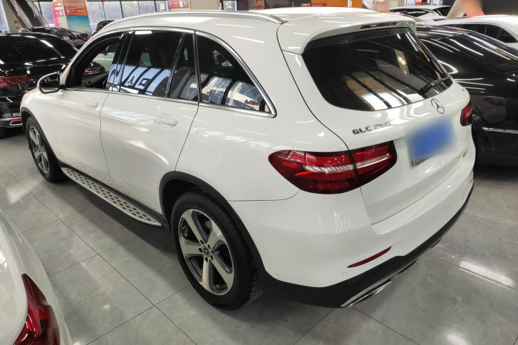 奔驰GLC 2017款 GLC 260 4MATIC 豪华型车身外观4