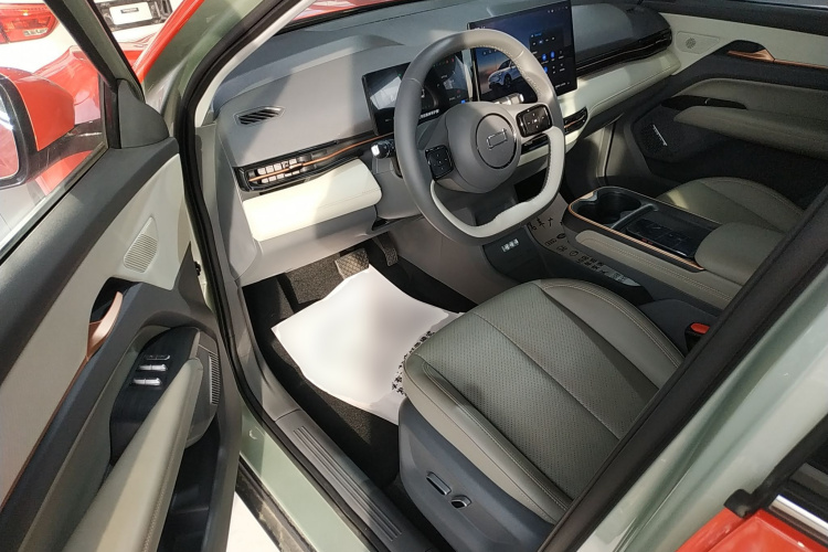 奔腾 悦意03 2025款 565km 臻享版中控内饰20