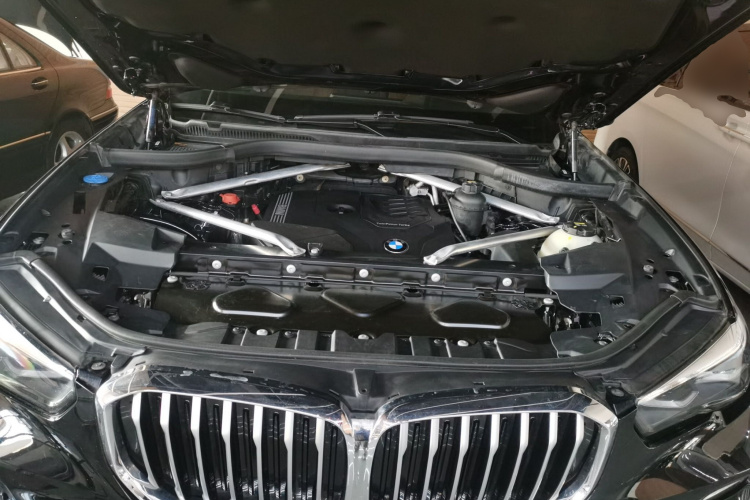 宝马X5(进口) 2020款 xDrive30i M运动套装机舱底盘24