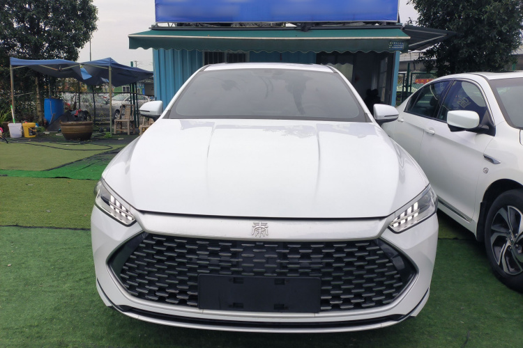 比亚迪 秦PLUS 2023款 冠军版 DM-i 120KM领先型车身外观2