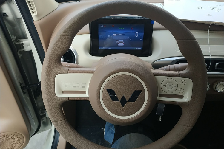 五菱汽车 宏光MINIEV 2025款 四门版 进阶款中控内饰13