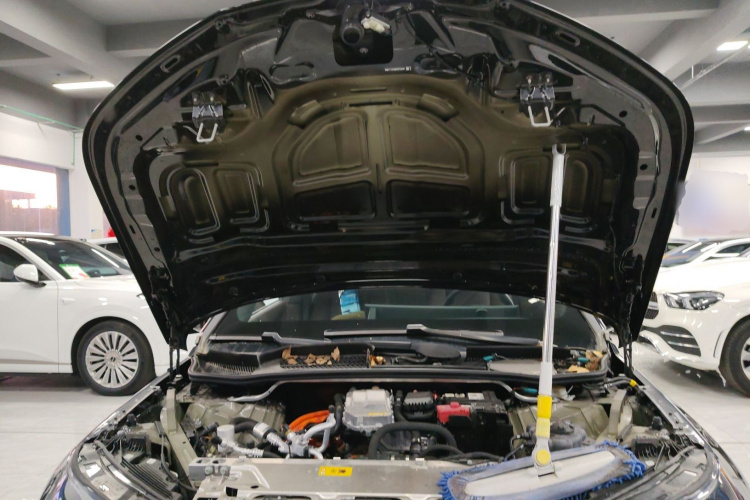 宝马iX 2023款 xDrive40机舱底盘24