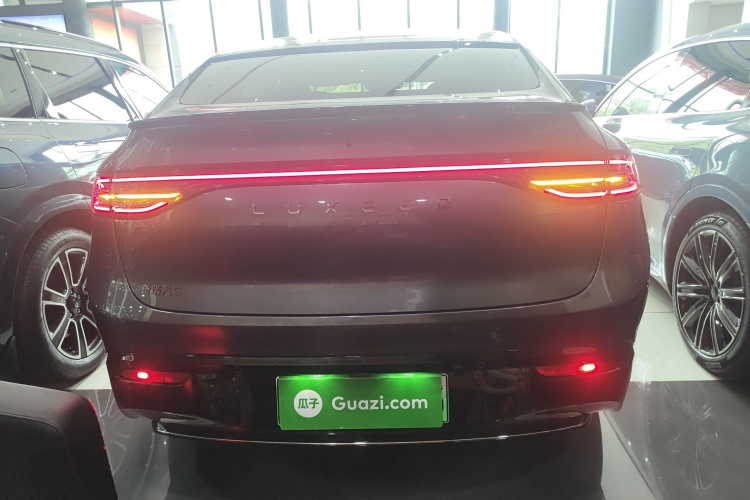 鸿蒙智行 智界R7 2024款 纯电 736km UItra车身外观6