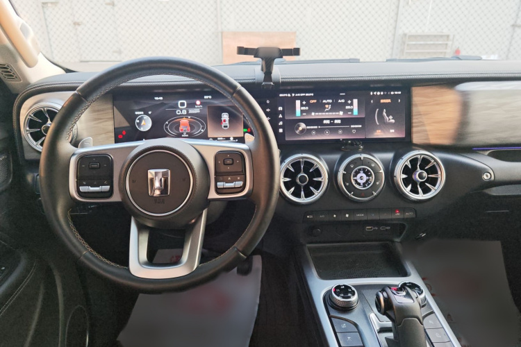 坦克300 2024款 2.0T 征服者中控内饰7003