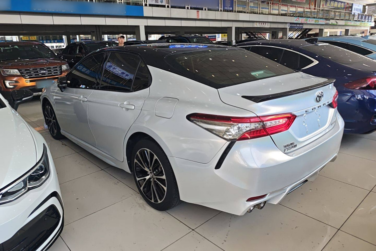 丰田 凯美瑞 2018款 2.0S 锋尚版车身外观6003