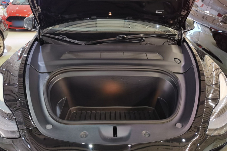 特斯拉 Model Y 2022款 改款 后轮驱动版机舱底盘24