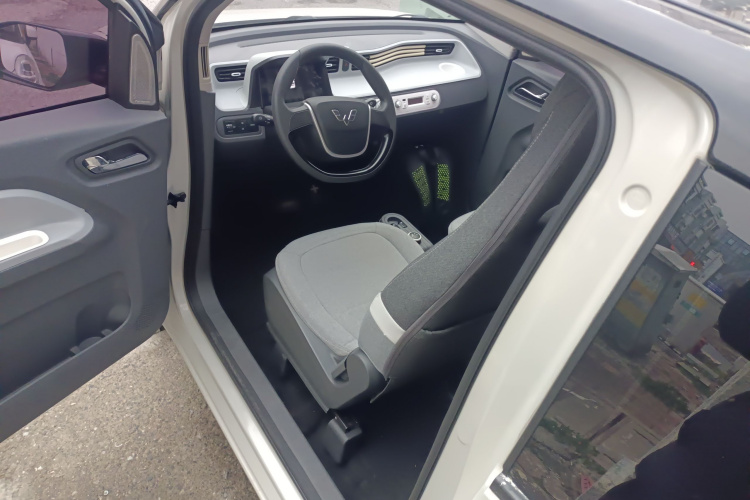 五菱汽车 宏光MINIEV 2022款 马卡龙臻享款 磷酸铁锂中控内饰7003