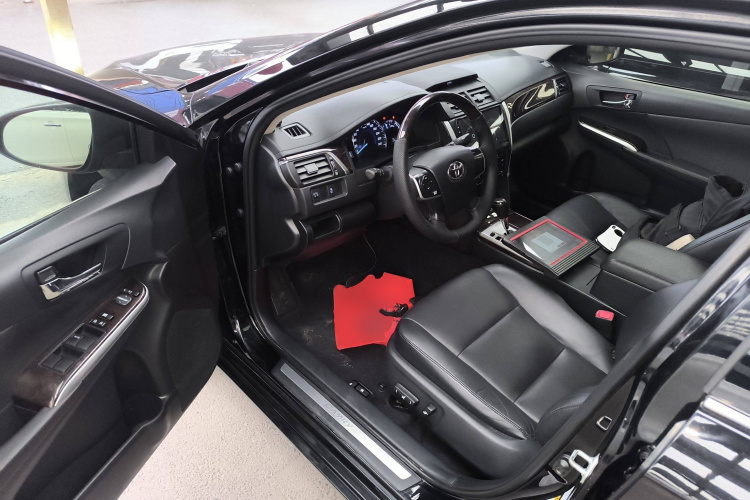 丰田 凯美瑞 2015款 2.0G 领先版中控内饰7003