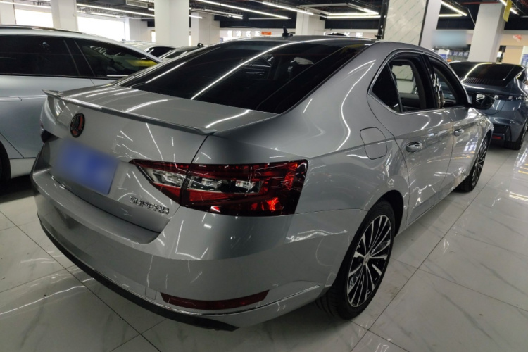 斯柯达 速派 2018款 TSI330 DSG舒适版 国VI车身外观7