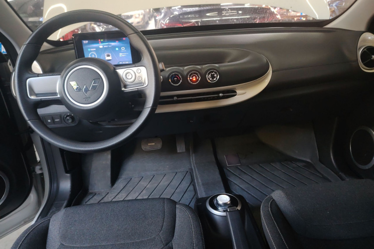 五菱汽车 五菱缤果 2023款 333km 快享款中控内饰7002