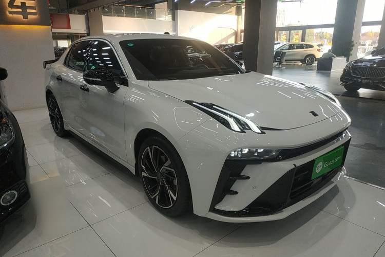 领克03 2025款 1.5TD DCT冠军版Pro车身外观3