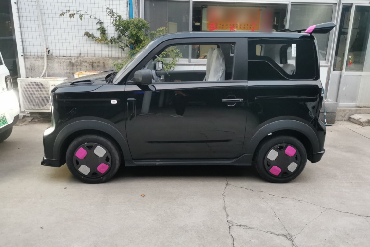 吉利银河 2025款 210km 熊猫卡丁车身外观6003