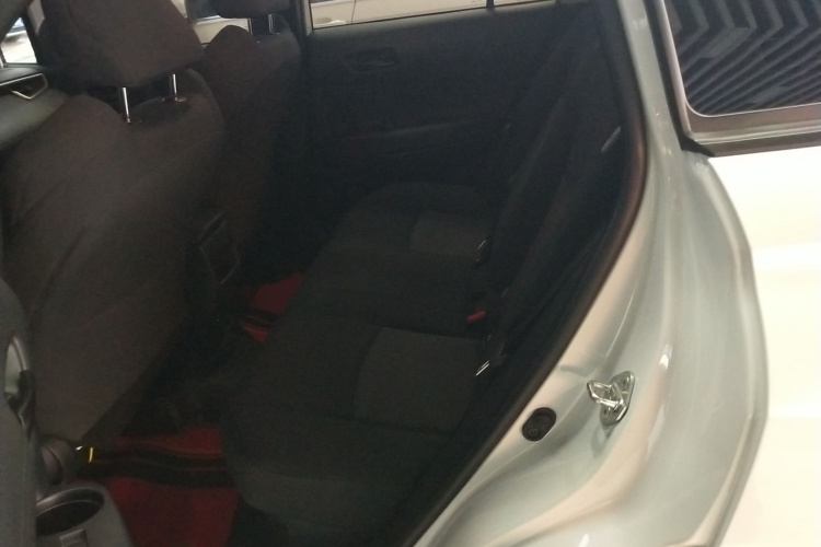 丰田 锋兰达 2023款 2.0L 智能电混双擎 领先版中控内饰21