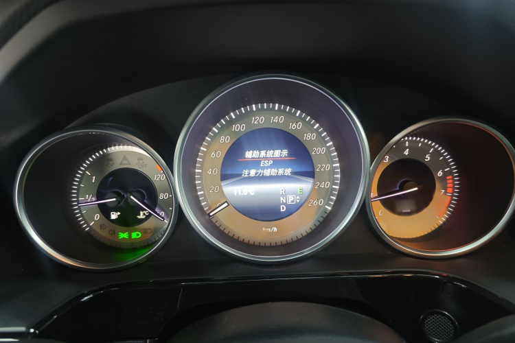奔驰E级 2014款 改款 E 300 L 运动型局部细节14