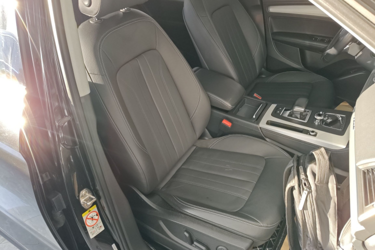 奥迪Q5L 2020款 40 TFSI 荣享时尚型局部细节41