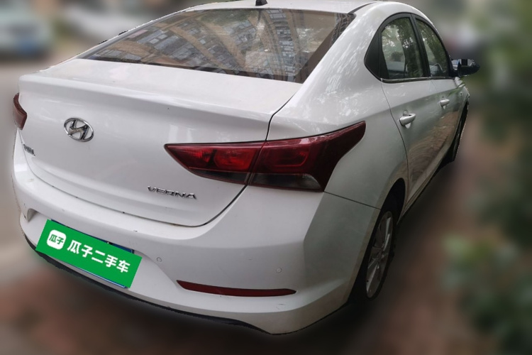 现代 悦纳 2016款 1.4L 自动炫酷版GLS车身外观6005