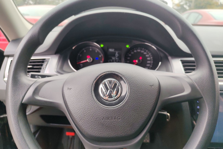 大众 宝来 2016款 1.6L 手动时尚型中控内饰13