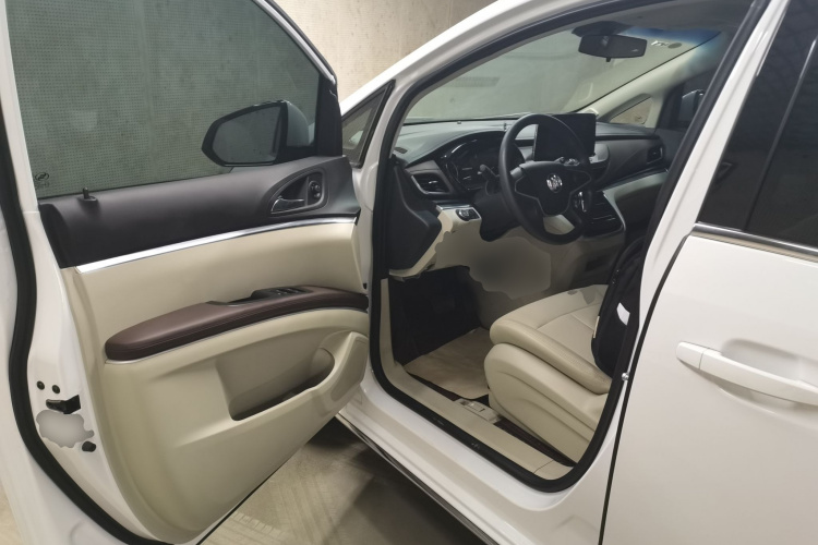 别克GL8 2023款 陆上公务舱 舒适型中控内饰7003