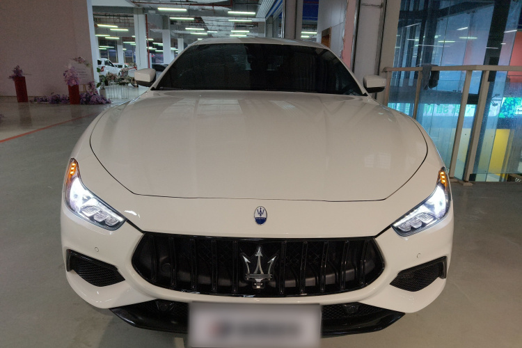 玛莎拉蒂 Ghibli 2023款 2.0T GT车身外观2