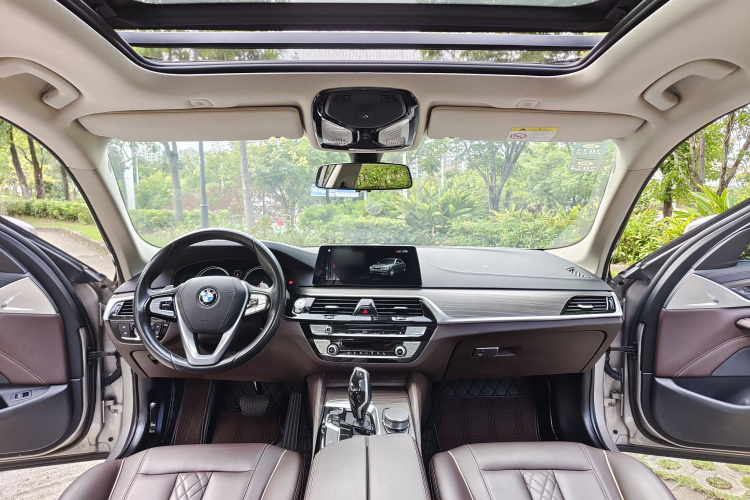 宝马5系 2018款 改款 530Li 领先型 豪华套装中控内饰7006