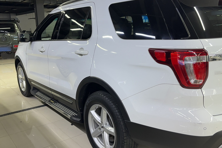 福特 探险者(进口) 2016款 2.3T 风尚版车身外观6005