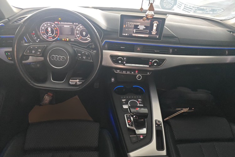 奥迪A4L 2018款 30周年年型 40 TFSI 运动型中控内饰12