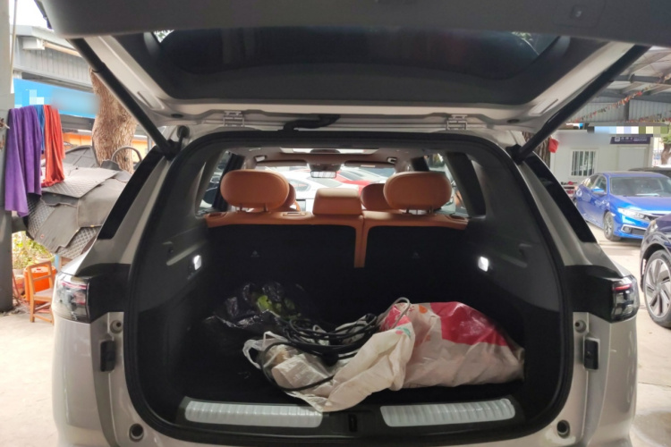 东风奕派 eπ008 2025款 210Ultra增程版 5座机舱底盘23