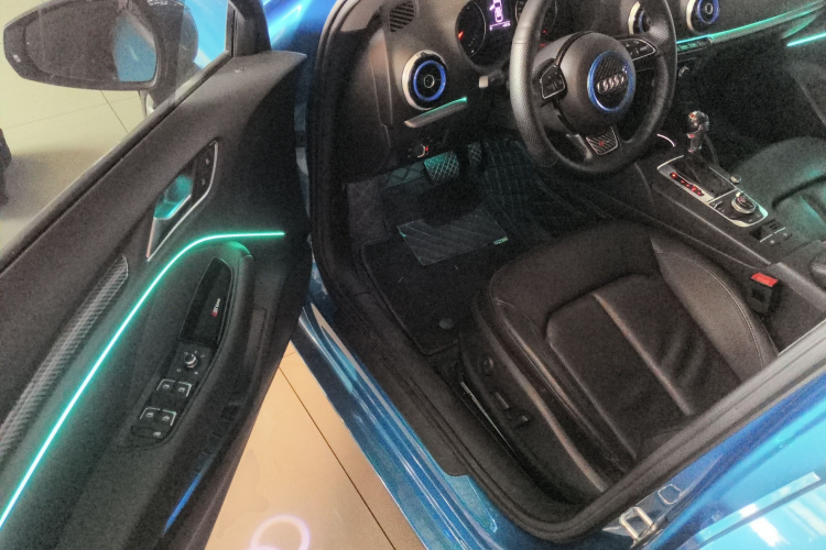 奥迪A3 2016款 Limousine 35 TFSI 风尚型中控内饰7003