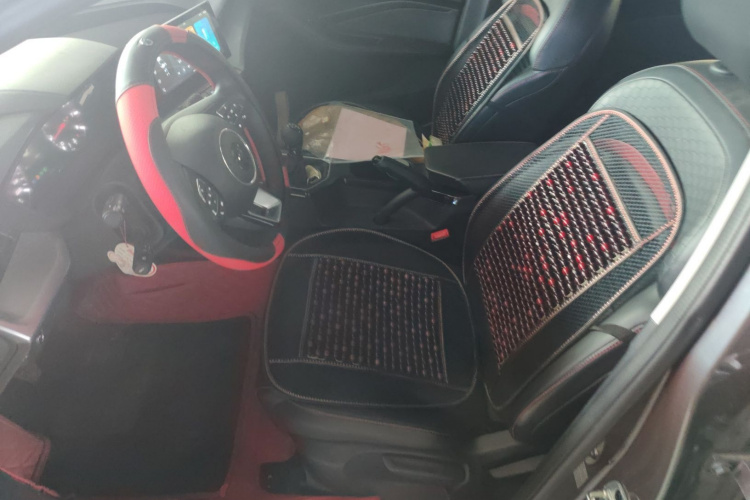 名爵 MG5 2021款 180DVVT 手动青春豪华版中控内饰19