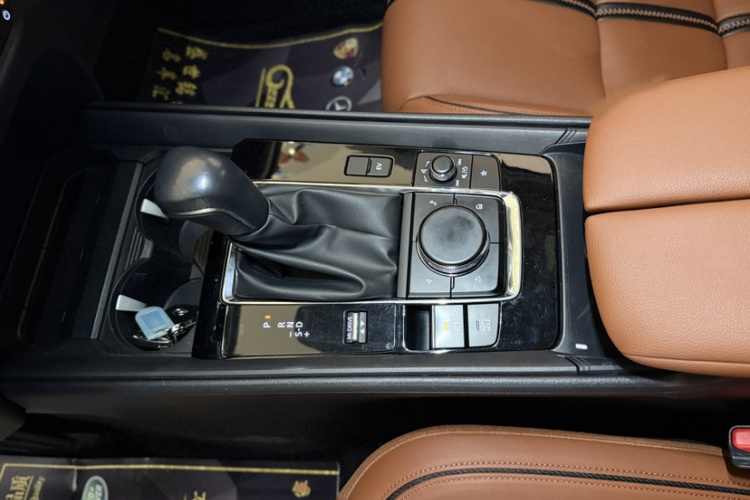 马自达CX-50行也 2023款 2.5L HEV 四驱尊行版中控内饰7006