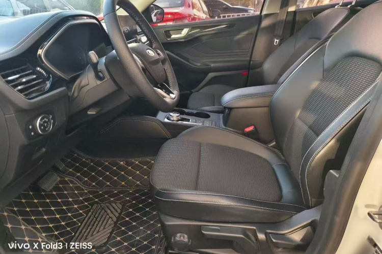 福特 福克斯Active 2021款 EcoBoost 180 自动劲潮型中控内饰7002