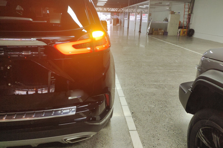 福特 锐界 2021款 改款 PLUS EcoBoost 245 两驱豪锐型 7座车身外观9