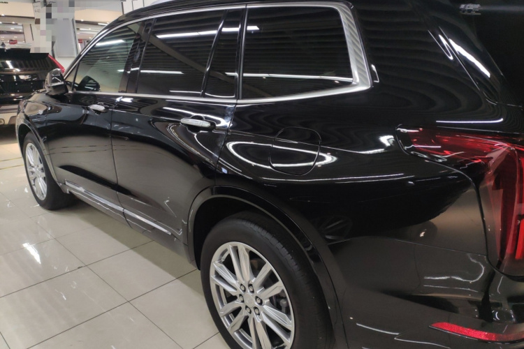 凯迪拉克XT6 2022款 2.0T 六座四驱豪华型车身外观4