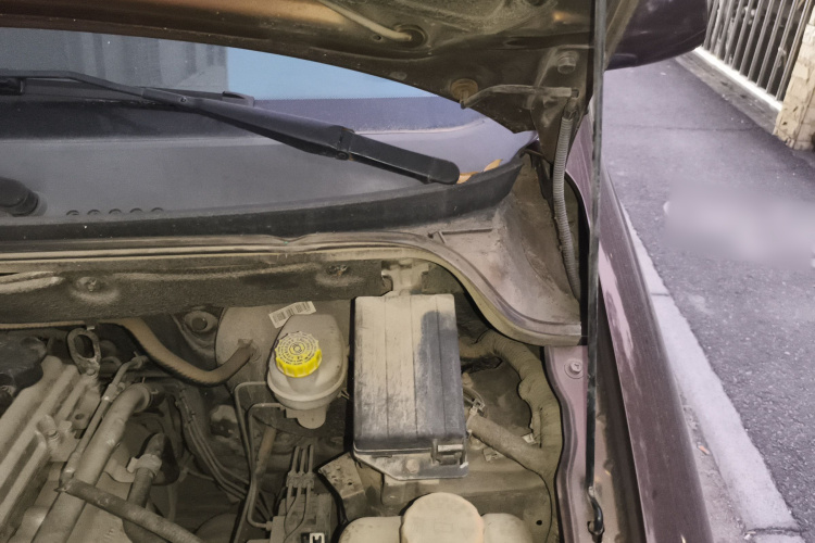 五菱汽车 五菱宏光 2014款 1.5L S标准型局部细节9007