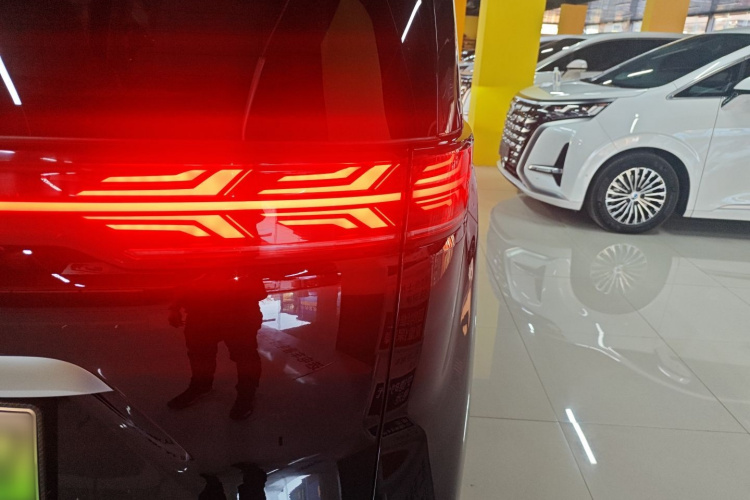 腾势D9 2024款 EV 620 尊享型车身外观6001