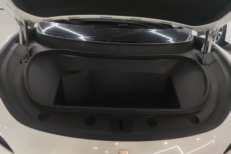 阿维塔11 2022款 超长续航双电机奢享版 4座机舱底盘24