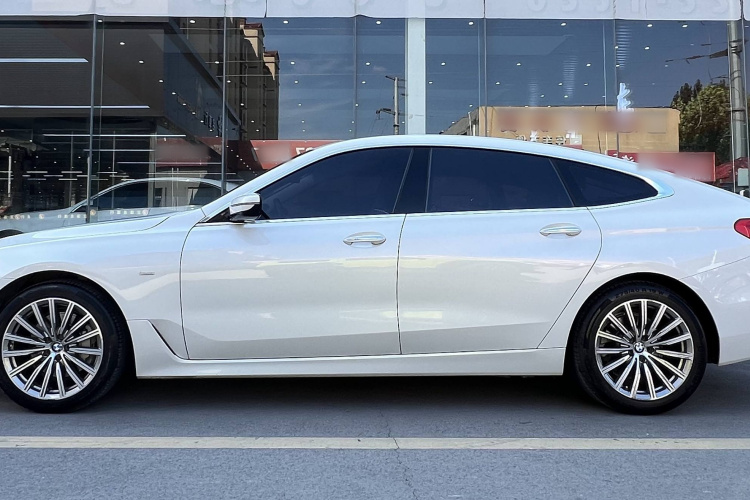 宝马6系GT 2018款 630i 豪华设计套装车身外观6002