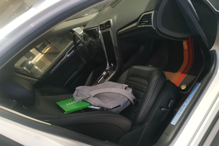 福特 蒙迪欧 2020款 EcoBoost 180 时尚型局部细节41