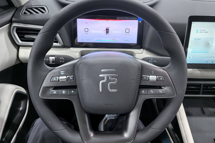 比亚迪 元UP 2025款 301KM 领航型中控内饰7002