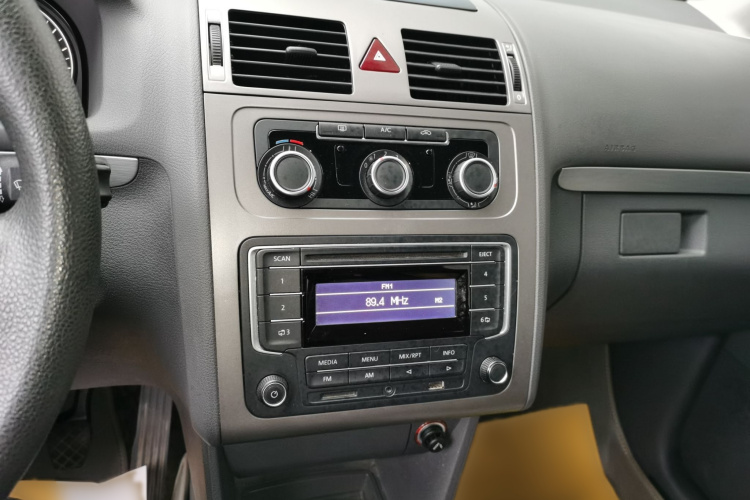 大众 途安 2013款 1.4T 手动风尚版5座局部细节16